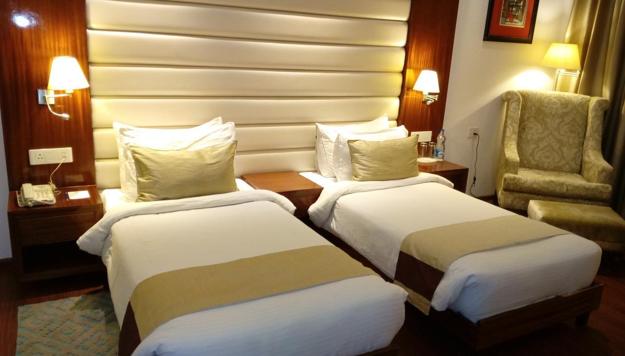 Days Hotel By Wyndham Pānīpat Esterno foto