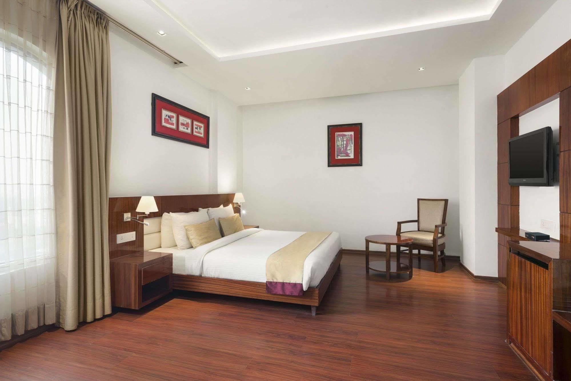 Days Hotel By Wyndham Pānīpat Esterno foto
